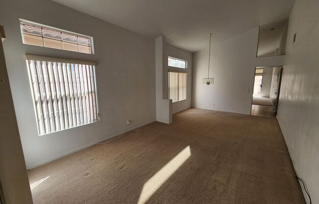 Cozy 3Bed/2Bath/2Car Residence located in North Las Vegas!