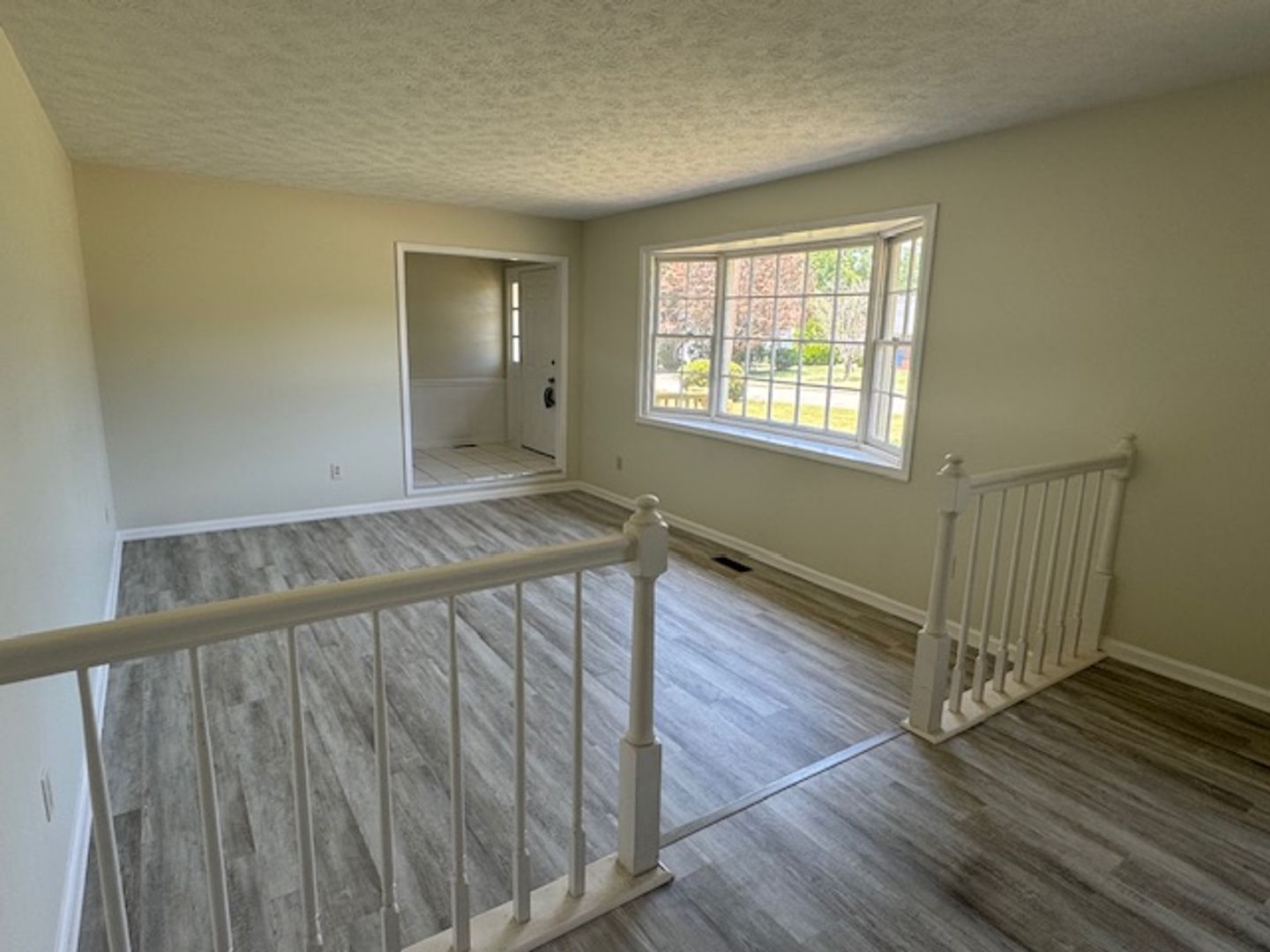 103 W Greenwich Circle