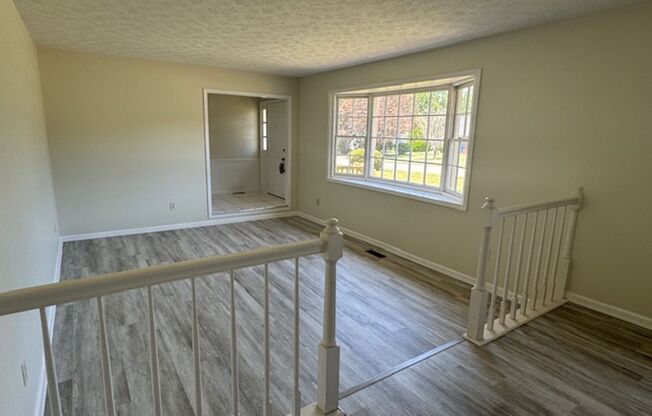 103 W Greenwich Circle