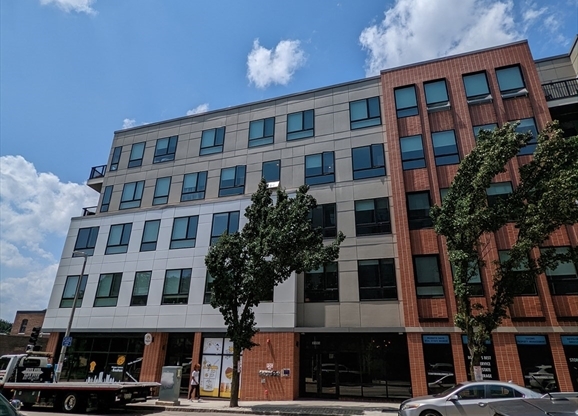 2 beds, 2 baths, 870 sqft, $3,350, Unit 410