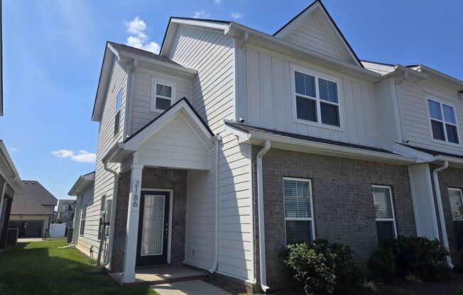 End Unit 3/3.5 Townhome w/ Community Pool!