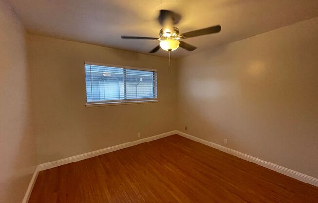 2 beds, 1 bath, 700 sqft, $2,495, Unit 4