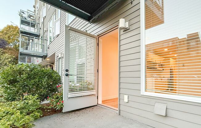 1 bed, 1 bath, 337 sqft, $1,695, Unit 206