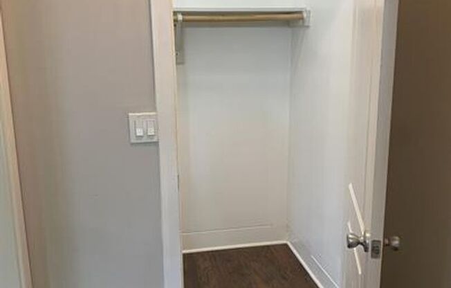 Studio, 1 bath, 400 sqft, $829, Unit 206