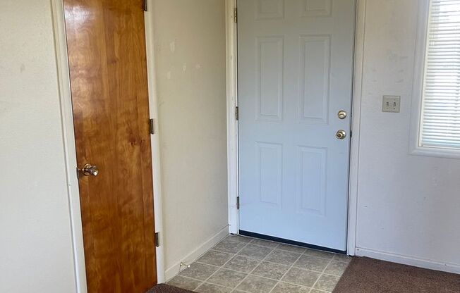 2 beds, 1 bath, $1,495