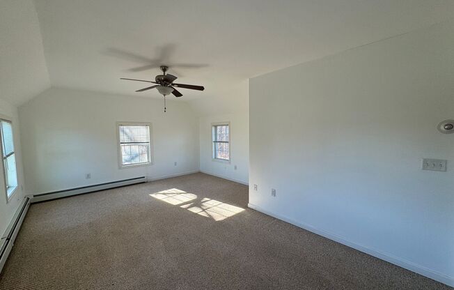 Spacious Farmhouse-Style 2-Bedroom Apartment in Haverhill, MA!