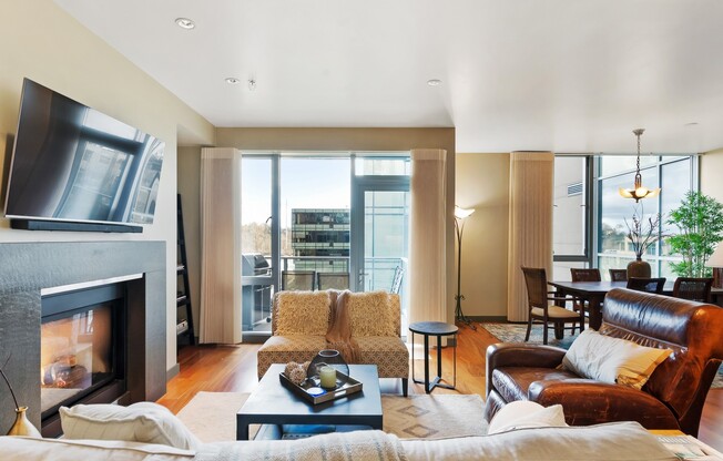 Atwater Place - 2 bed/2.5 bath + office/den South Waterfront condo w/2 parking spaces/storage/most utilities