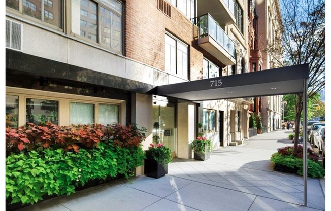 715 PARK AVE