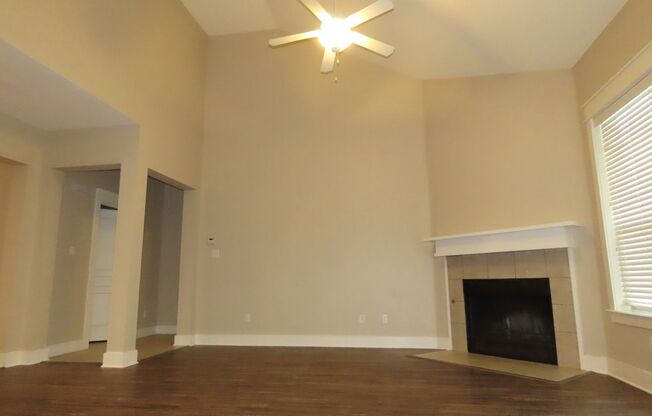 South Tyler! Stunning 5 Bedroom, 3.5 Bath House Downstairs Master Suite