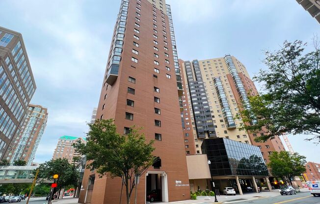 Direct Indoor Access to Ballston Metro with this Luxury 1 Bedroom 1 Bath Condo in Beautiful Alta Vista