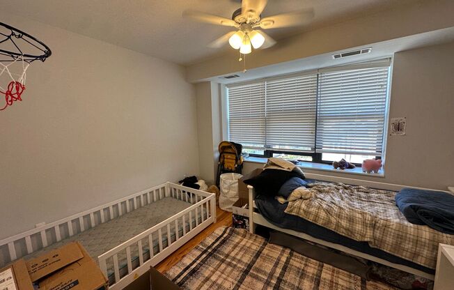 2 beds, 1 bath, 1,000 sqft, $1,975, Unit 404