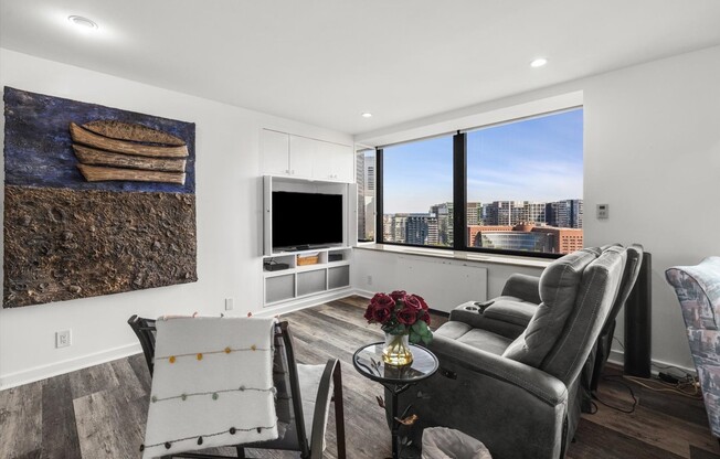3 beds, 2 baths, 1,890 sqft, $7,500, Unit 22F