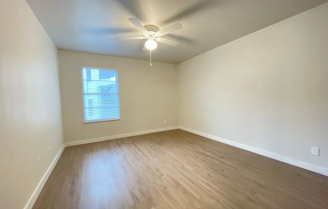 2 beds, 2 baths, 900 sqft, $1,550, Unit LAW11-204