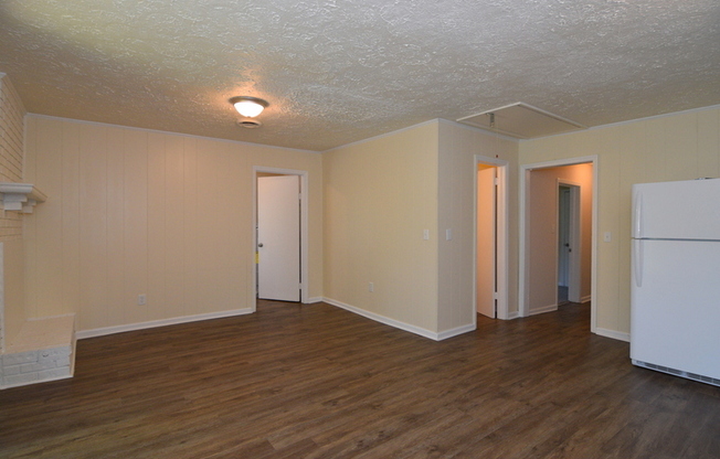 3 beds, 1 bath, $835