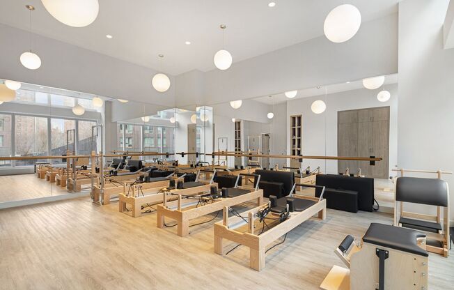 1 bed, 1 bath, 696 sqft, $7,000, Unit 7B