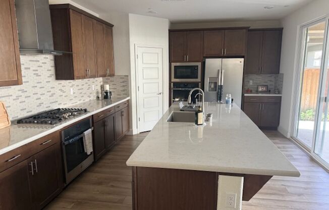 Luxury Solar Home in the Highly Desirable Northlake Community in Natomas!