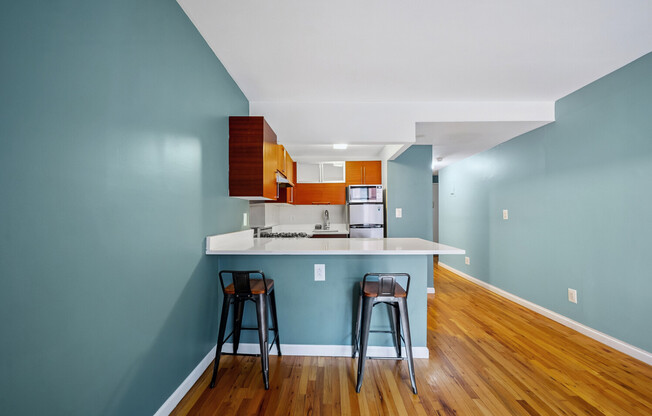 Studio, 1 bath, 430 sqft, $4,000, Unit 2T