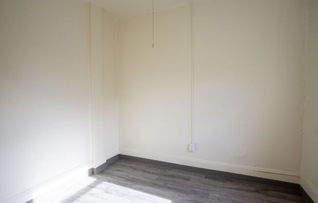N Portland - Lease this Kenton Studio Ready Early July!