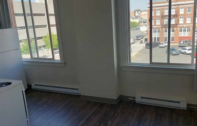 1 bed, 1 bath, 412 sqft, $900, Unit 304