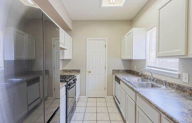 3 beds, 2 baths, $1,575