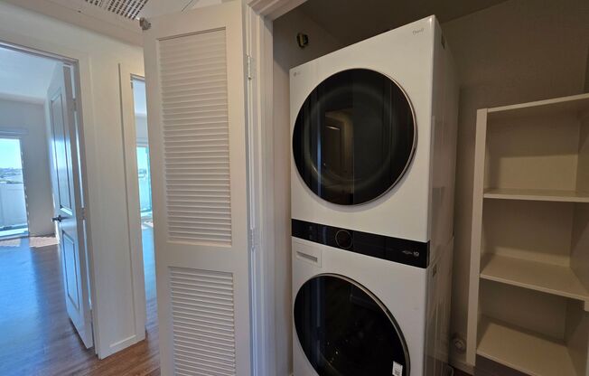 2 beds, 2 baths, 900 sqft, $2,795, Unit 148-204