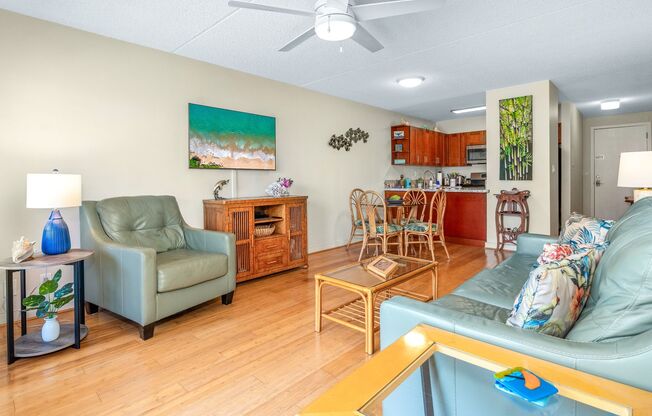 1/1 Updated Furnished Condo + Private Lanai