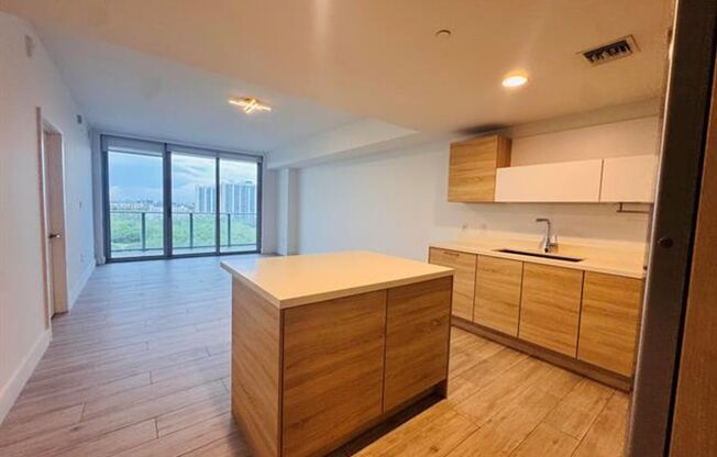 2 beds, 2 baths, $3,750, Unit # 1204