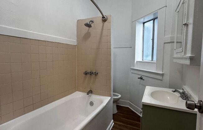 Studio, 1 bath, $1,395, Unit #305