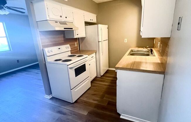 1 bed, 1 bath, $625, Unit 2525-A