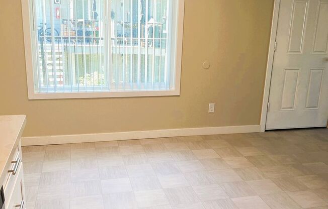 2 beds, 1 bath, 830 sqft, $1,435, Unit P-248