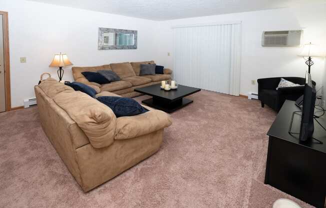 Living Room at Simonson Estates 100 Raleigh Court, Columbia City, IN 46725