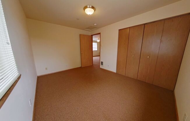 2 beds, 1 bath, $1,600, Unit 1693 Patterson Alley #3