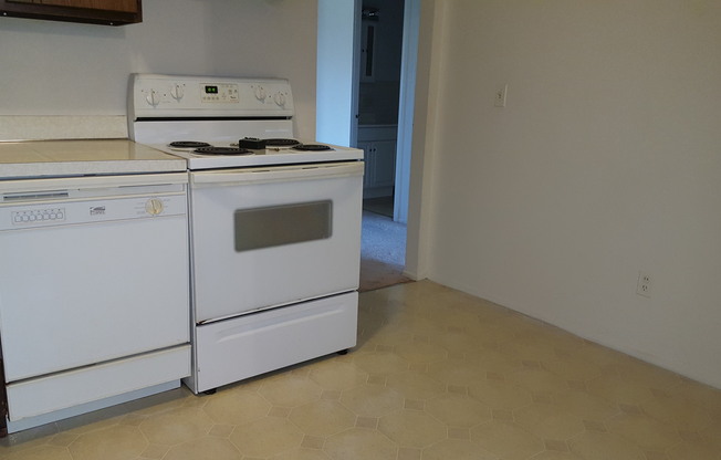 2 beds, 1 bath, $1,250, Unit APARTMENT E