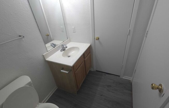 2 beds, 1.5 baths, $1,150, Unit 2053