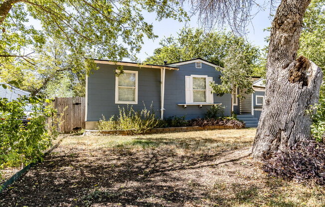 210 HARWOOD DR