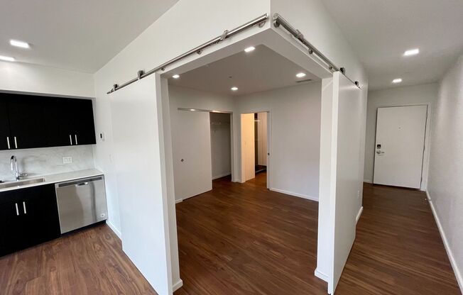 1 bed, 1 bath, 518 sqft, $1,585, Unit 614