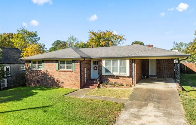 3 bedroom 2 bath within walking distance to East Elementary District