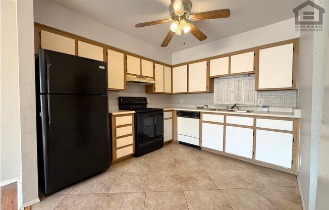 2Bed/1Bath Ground Floor Apartment in Apache Junction! Ready for Immediate Move-In! -- SECOND CHANCE RENTAL!