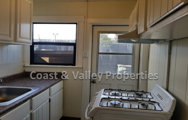 2-4 1/2 Villa Street