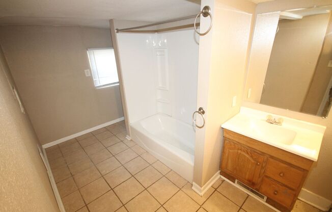 3 beds, 2 baths, $1,575