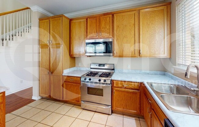 1716 ROSENBOROUGH LN S