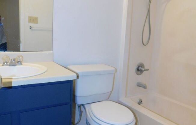 1708/1710 HORSESHOE CR