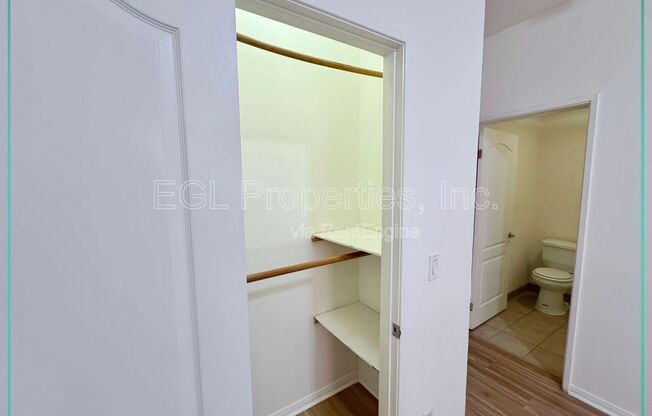 Studio, 1 bath, 350 sqft, $1,189, Unit 214