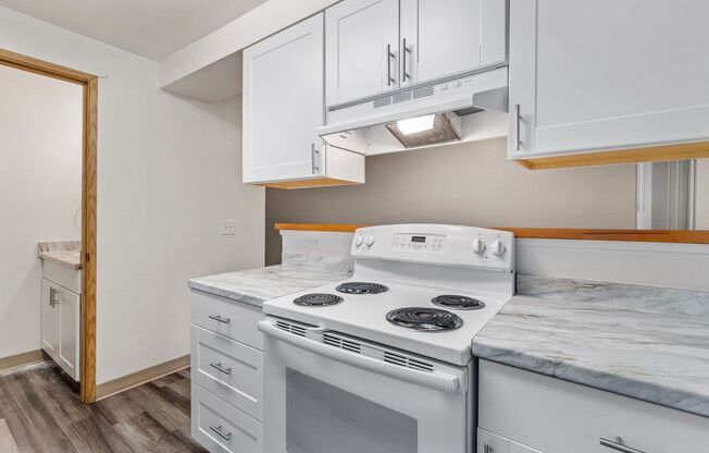 2 beds, 1.5 baths, 925 sqft, $1,705, Unit G-104