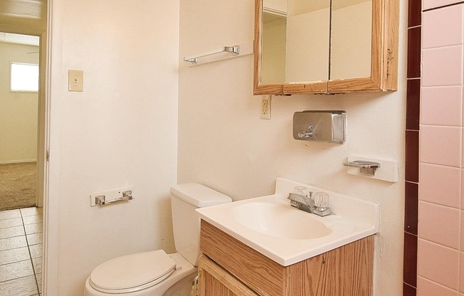 3 beds, 1 bath, $1,150