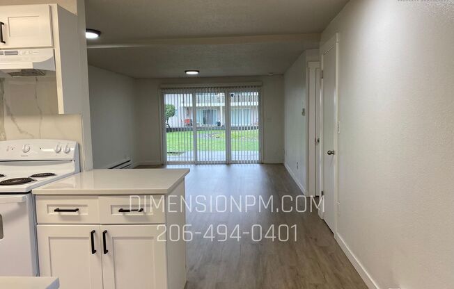 2 beds, 1 bath, 780 sqft, $1,275, Unit Unit 27