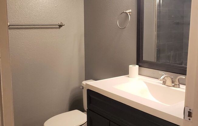 2 beds, 2 baths, $1,350, Unit # 1171