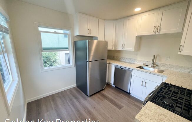 Remodeled Two Bedroom - Blocks from the Swamis!