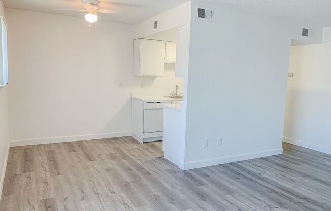 2 beds, 1 bath, 756 sqft, $1,595, Unit 80