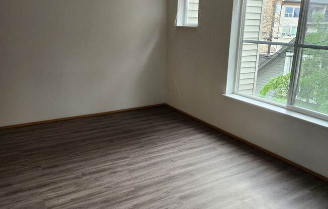 1 bed, 1 bath, 650 sqft, $1,895, Unit 305